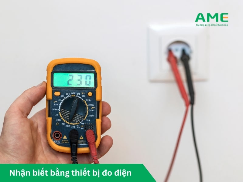 Nhận biết bằng thiết bị đo điện